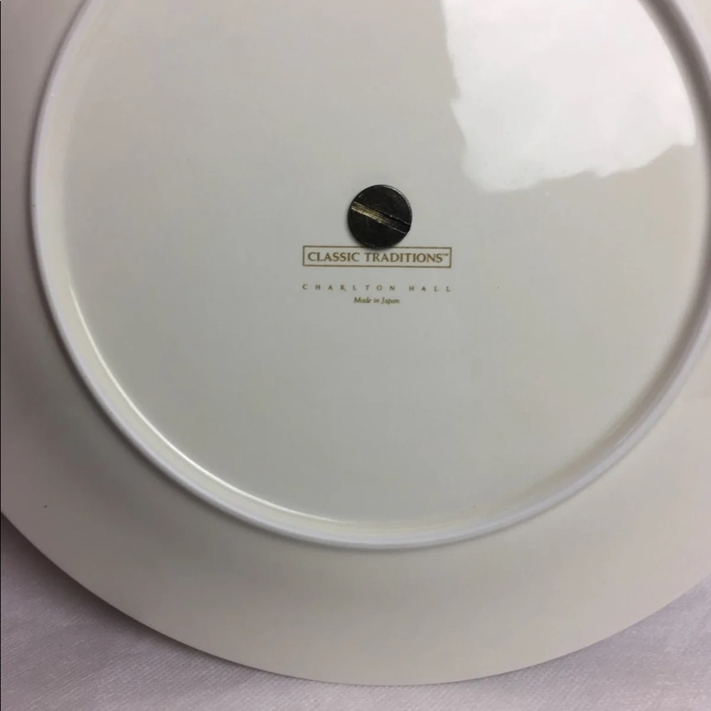 Two Tier Cake Server - Picture 4 of 6